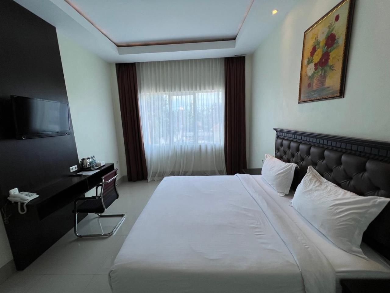 Kirei Hotel Bantaeng Kültér fotó