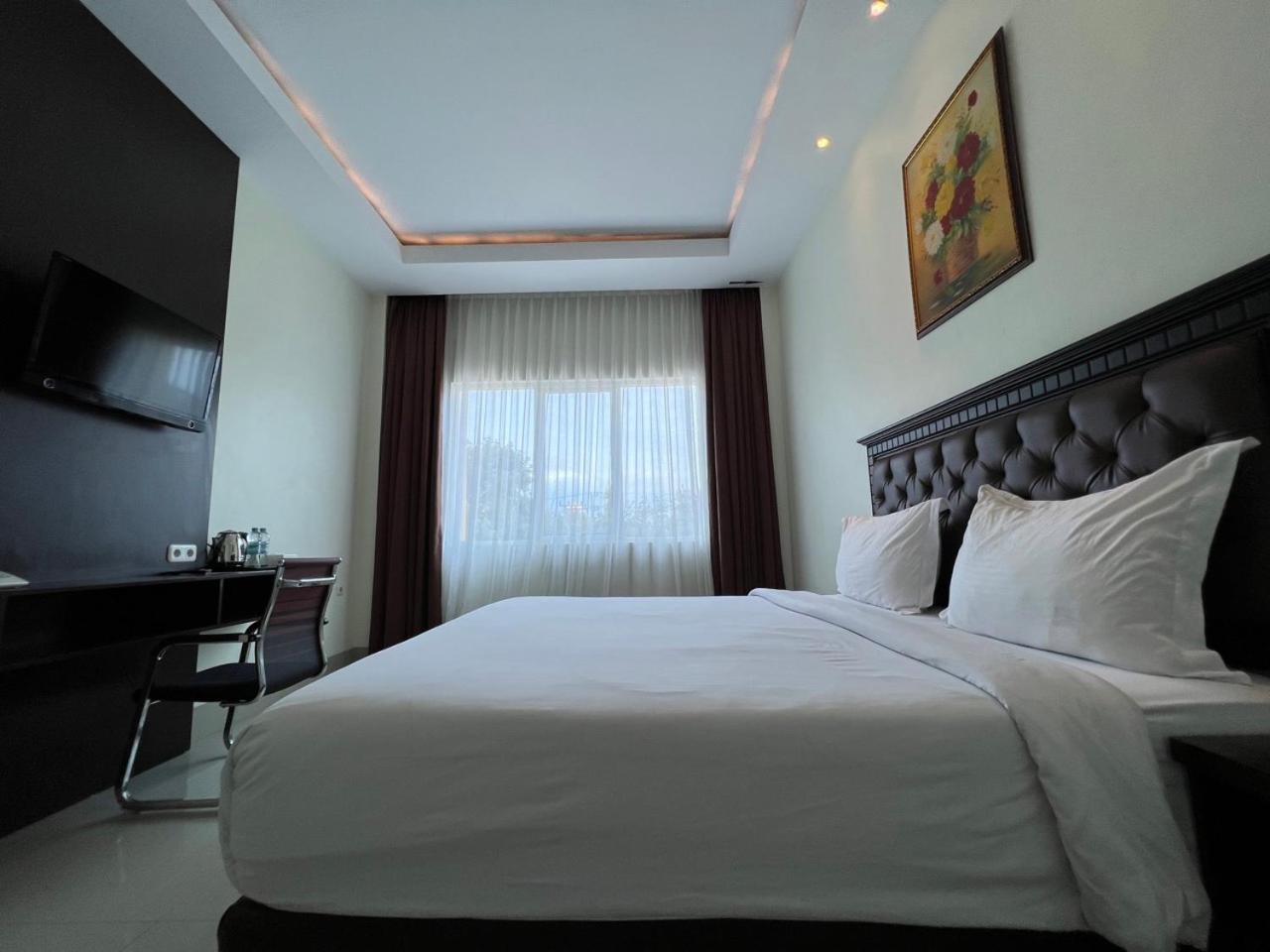 Kirei Hotel Bantaeng Kültér fotó