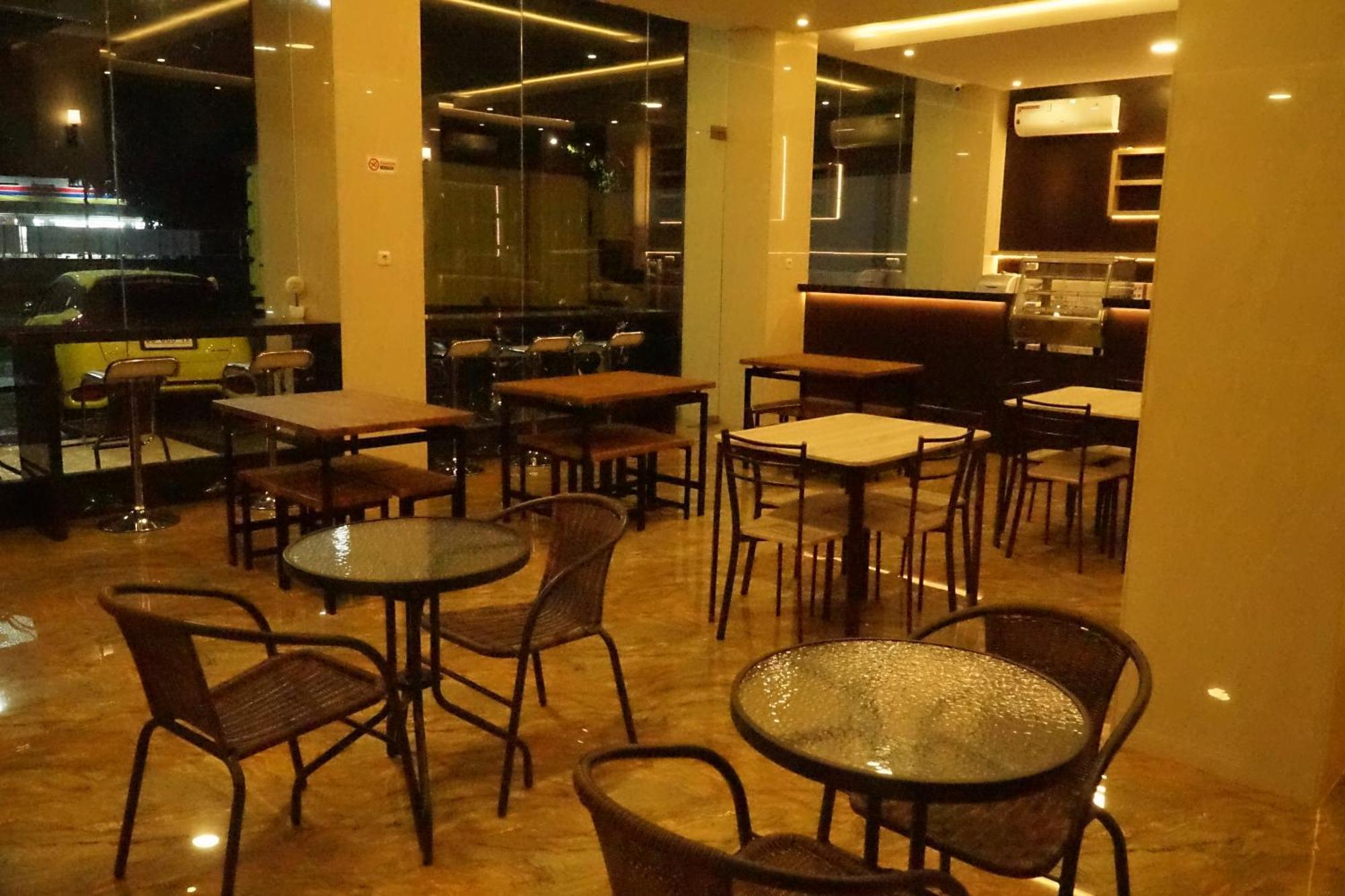 Kirei Hotel Bantaeng Kültér fotó